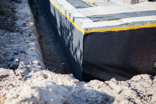 Professional Vapor Barrier Installation technician working in Tennessee Ridge, TN